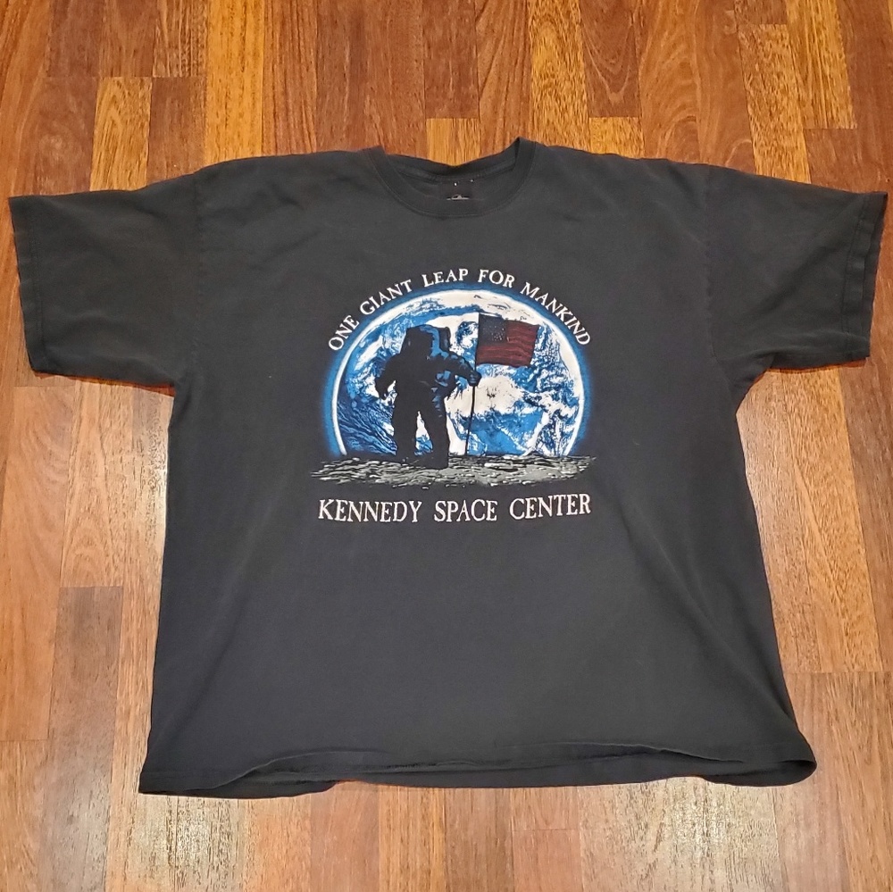 Kennedy Space Center T-shirt Size 2XL